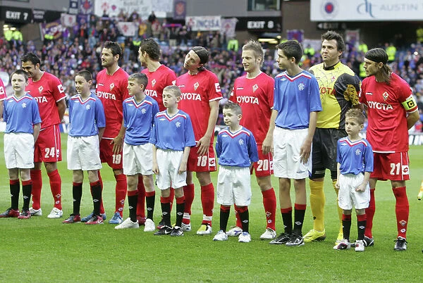 Rangers vs Fiorentina: Ibrox Mascots Unite in UEFA Cup Semi-Final Battle (0-0 First Leg)