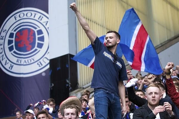 Rangers vs. Heart of Midlothian: 2003 Scottish Cup Champions Clash - Electrifying Fan Experience at Ibrox Stadium: A Thrilling Battle between Two Rival Scottish Football Clubs