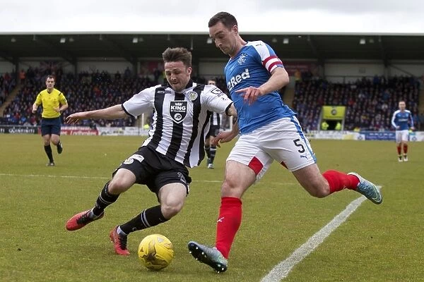 Rangers vs St Mirren: Intense Clash Between Lee Wallace and Calum Gallagher in Ladbrokes Championship