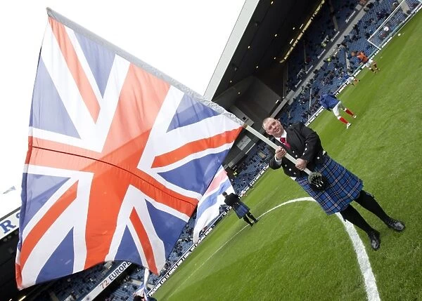 Rangers vs Stirling Albion: A Scoreless Battle at Ibrox Stadium - Rangers Flag Bearer (0-0)