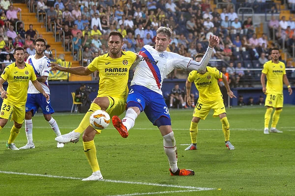 Rangers vs Villarreal: Kyle Lafferty's Battle in the Europa League Group G at Estadio de la Ceramica