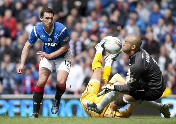 A Scoreless Battle at Ibrox Stadium: Lee Wallace's Dramatic Saving Moment between Rangers and Motherwell
