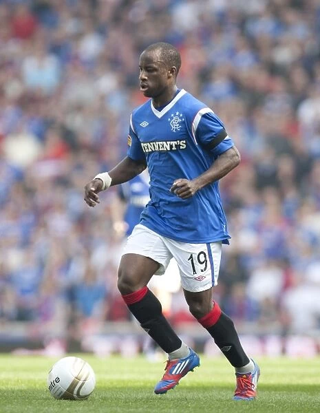 Sone Aluko's Dramatic Goal: Rangers Secure Victory Over Celtic (3-2) at Ibrox Stadium