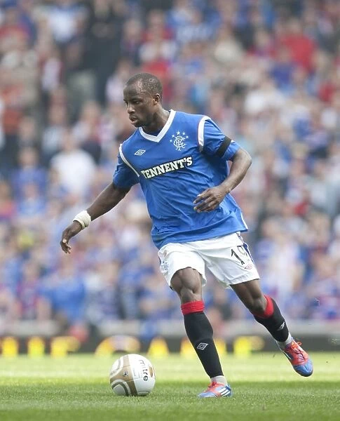 Sone Aluko's Stunner: Rangers Dramatic 3-2 Comeback Over Celtic at Ibrox Stadium (Scottish Premier League)