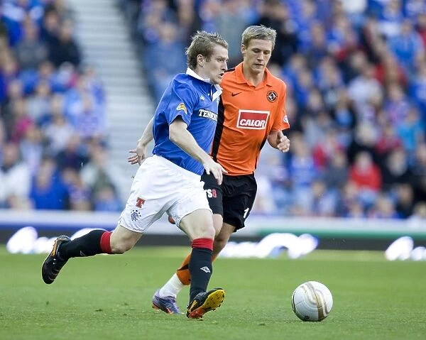 Steven Davis vs Barry Douglas: Rangers 4-0 Victory Over Dundee United at Ibrox Stadium - Clydesdale Bank Scottish Premier League