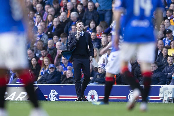 Steven Gerrard: Intense Moment at Ibrox as Rangers Face St. Johnstone in Ladbrokes Premiership