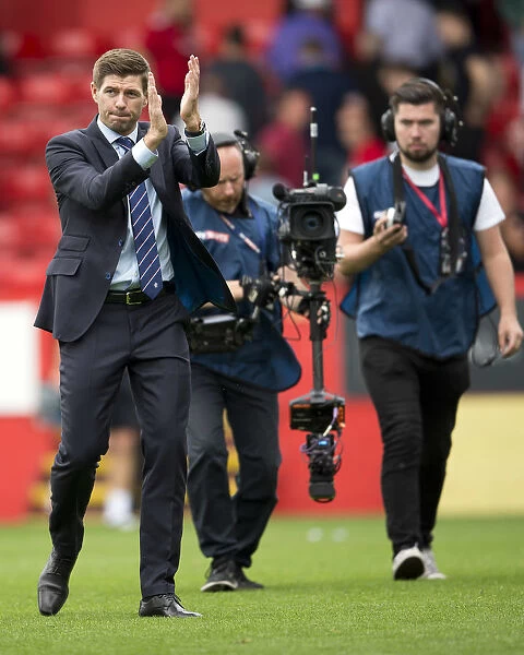 Steven Gerrard's Rangers Receive Warm Applause from Aberdeen Fans at Pittodrie Stadium