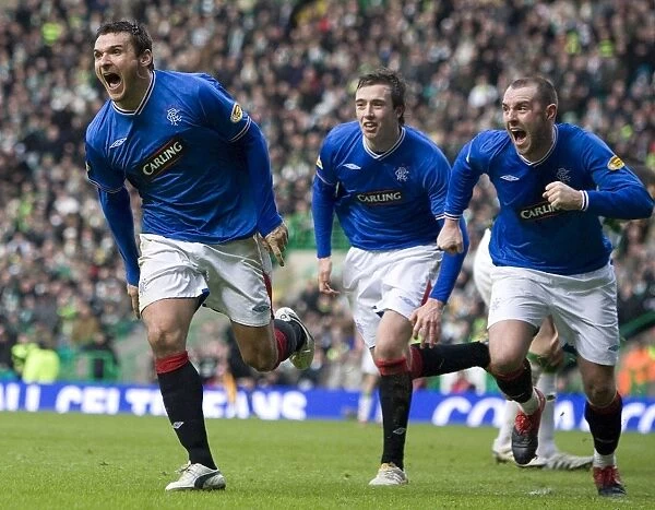 Thrilling Equalizer: Lee McCulloch's Stunning Goal - Rangers vs Celtic, Clydesdale Bank Premier League (1-1)