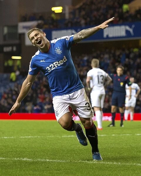 Thrilling Goal: Martyn Waghorn Scores the Stunner at Ibrox Stadium