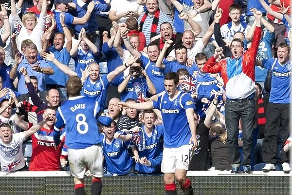 Thrilling Ibrox Showdown: Lee Wallace Scores the Game-winning Goal (3-2) for Rangers