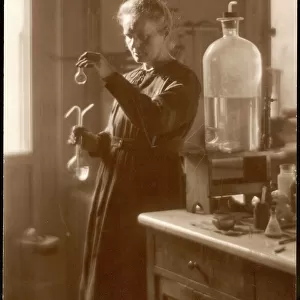 Famous inventors and scientists Mouse Mat Collection: Marie Curie