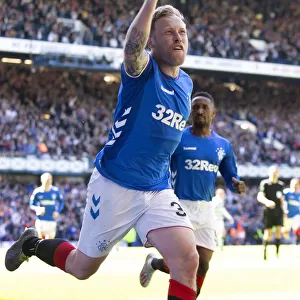 Rangers vs Celtic: Scott Arfield's Thrilling Goal at Ibrox Stadium, Scottish Premiership