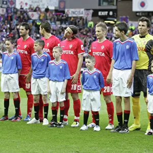 Rangers vs Fiorentina: Ibrox Mascots Unite in UEFA Cup Semi-Final Battle (0-0 First Leg)