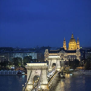 Europe, Hungary, Budapest, Chain Bridge, night, Danube River