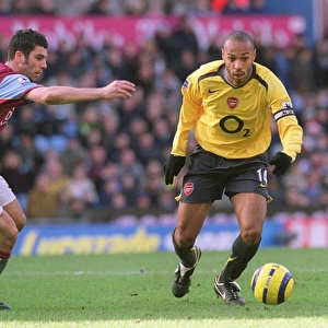 Thierry Henry vs Mark Delaney: A Battle at Villa Park, Arsenal vs Aston Villa, FA Premiership, 31/12/05