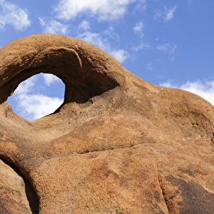 Eye of Cyclops Arch in Alabama Hills, Sierra Nevada Range, California, USA
