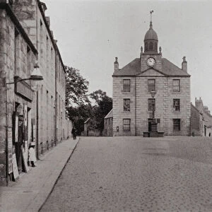 High Street and Town House of Old Aberdeen (b / w photo)