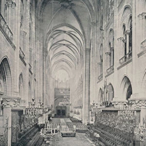 Paris: The Interior of the Notre Dame Cathedral (b / w photo)