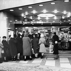 Customers queue for the start of the Fenwicks sale in Newcastle