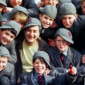 Tony Robinson with kids from The Glasgow High School, - who appear alongside him in Alan