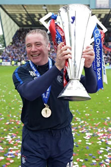 Previous Seasons Gallery: Rangers SPL Champions 2010-11 Collection